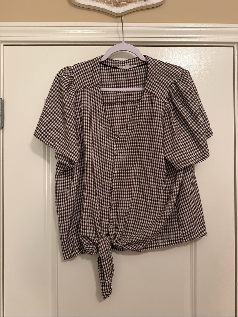 Jane & Delancey Brown White Gingham Tie-Front Blouse